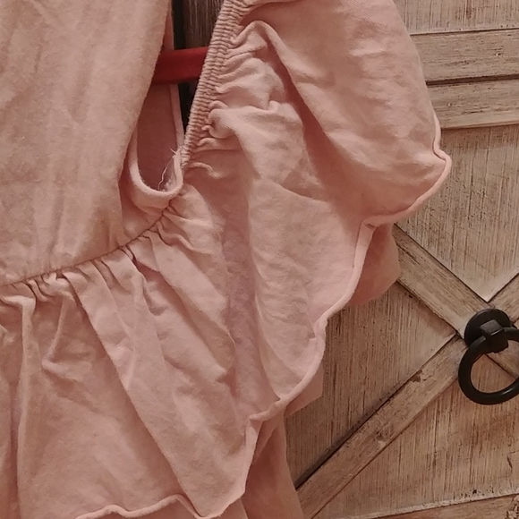 💥3/$15💥 FINAL price! Cold Shoulder ruffle top. - Picture 3 of 4